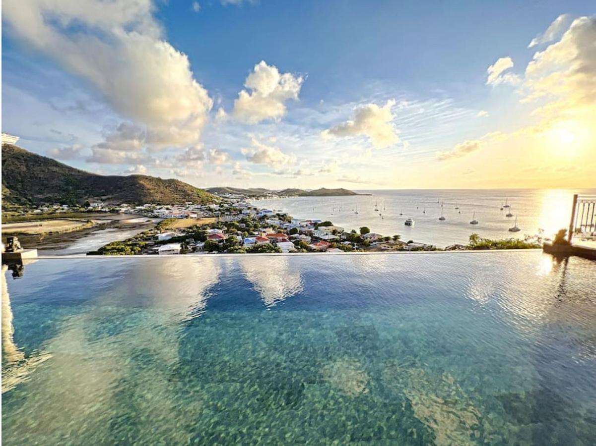 Blue Room In A Shared Villa Diamant With Communal Pool And Sea View Гранд-Кейс Екстер'єр фото